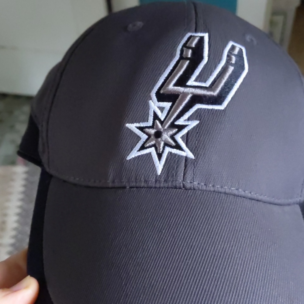 Spurs hat